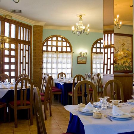 Hotel Perales Талавера-де-ла-Рейна Экстерьер фото