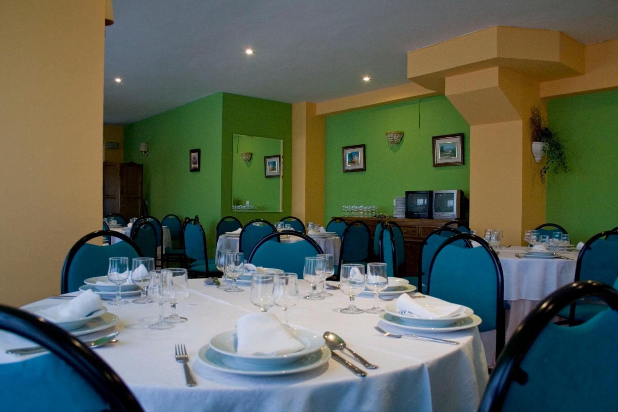Hotel Perales Талавера-де-ла-Рейна Экстерьер фото