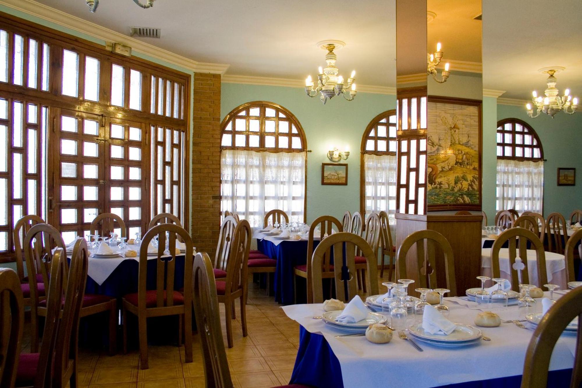 Hotel Perales Талавера-де-ла-Рейна Экстерьер фото