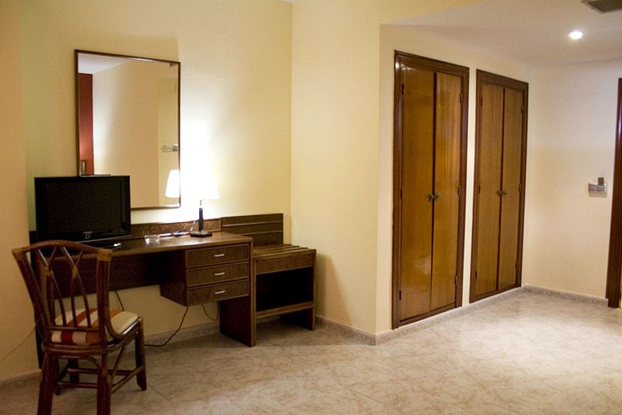 Hotel Perales Талавера-де-ла-Рейна Экстерьер фото