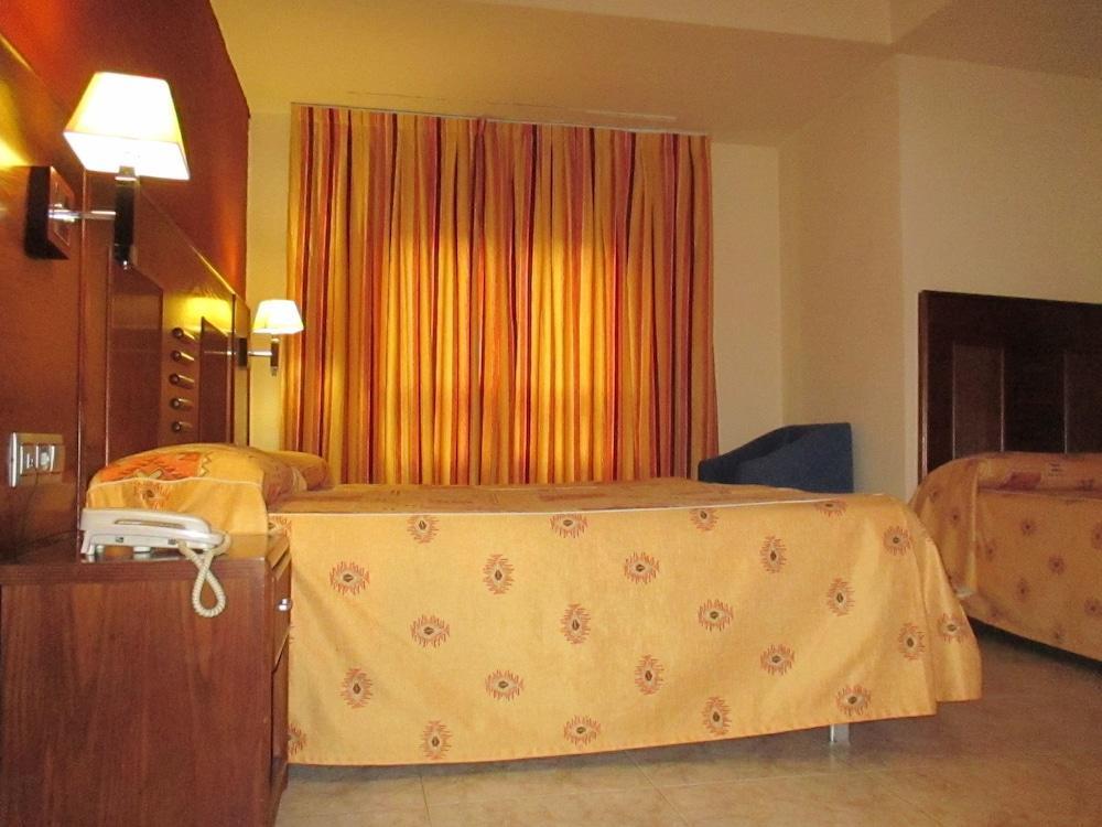Hotel Perales Талавера-де-ла-Рейна Экстерьер фото