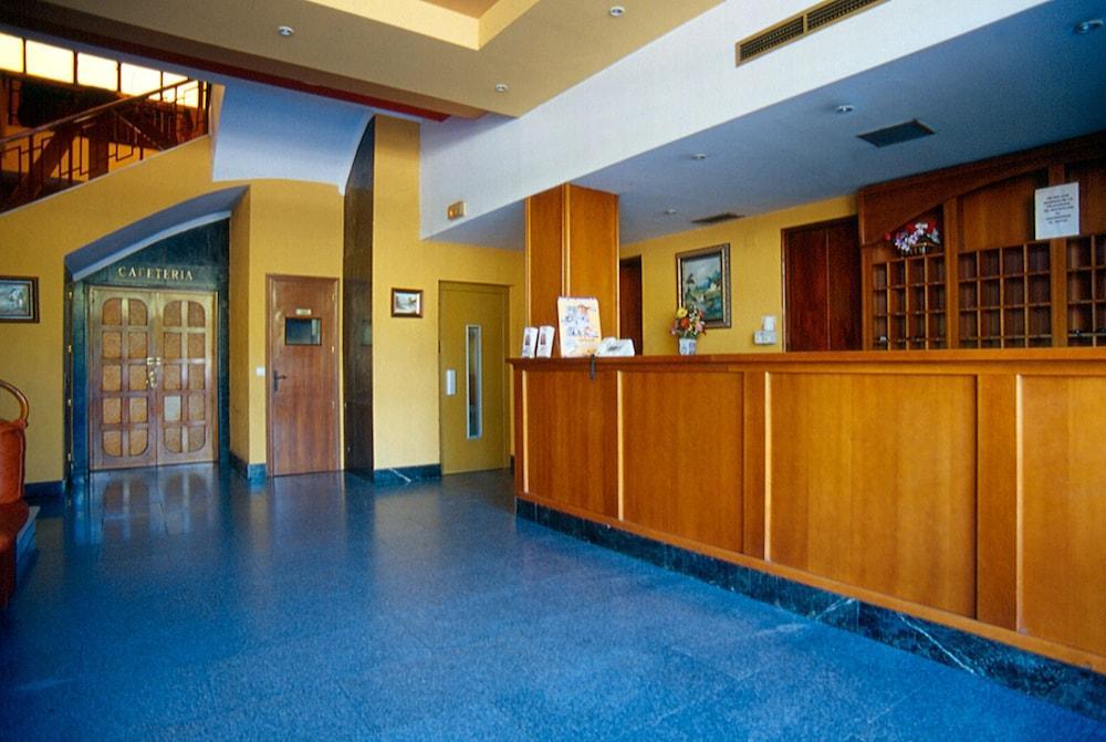 Hotel Perales Талавера-де-ла-Рейна Экстерьер фото